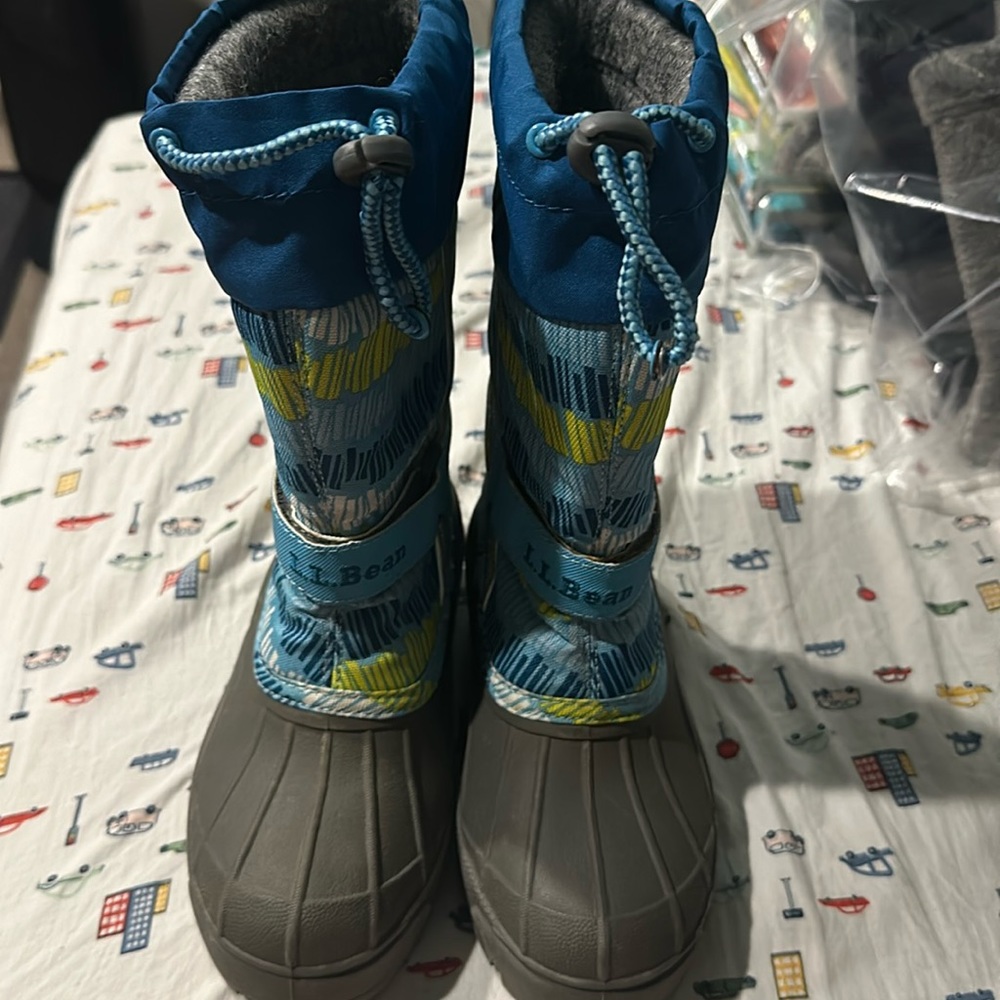 Llbean kids boots size 13